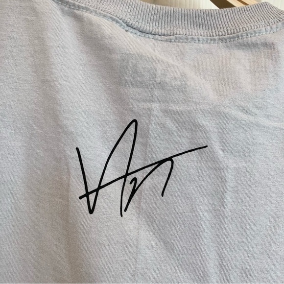 BT21 Light Grey Van Graphic Tee-Shirt Short-Sleeve Tee - Picture 5 of 6